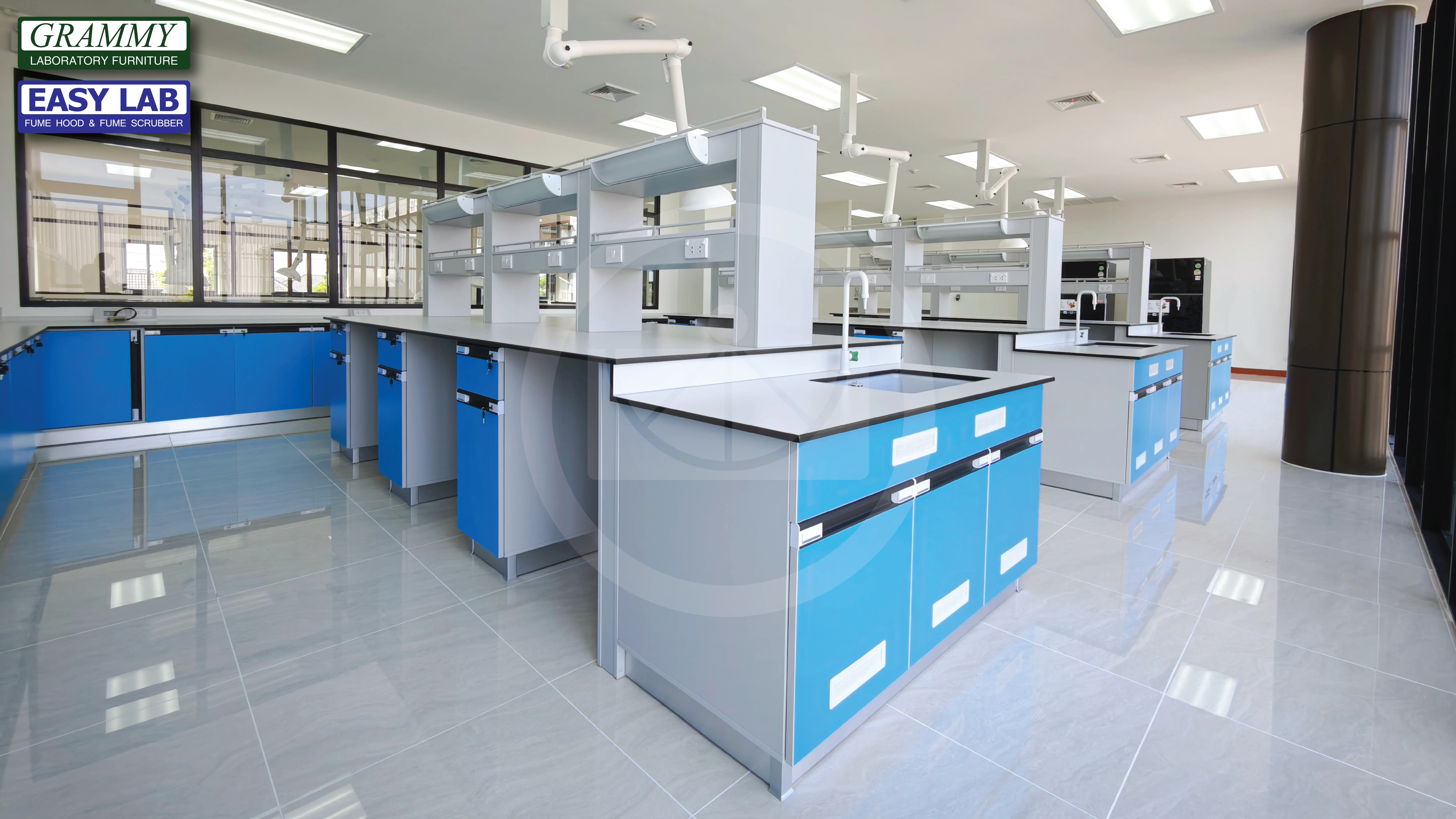 ติดตั้งโต๊ะปฏิบัติการ GRAMMY & ตู้ดูดควัน EASY LAB